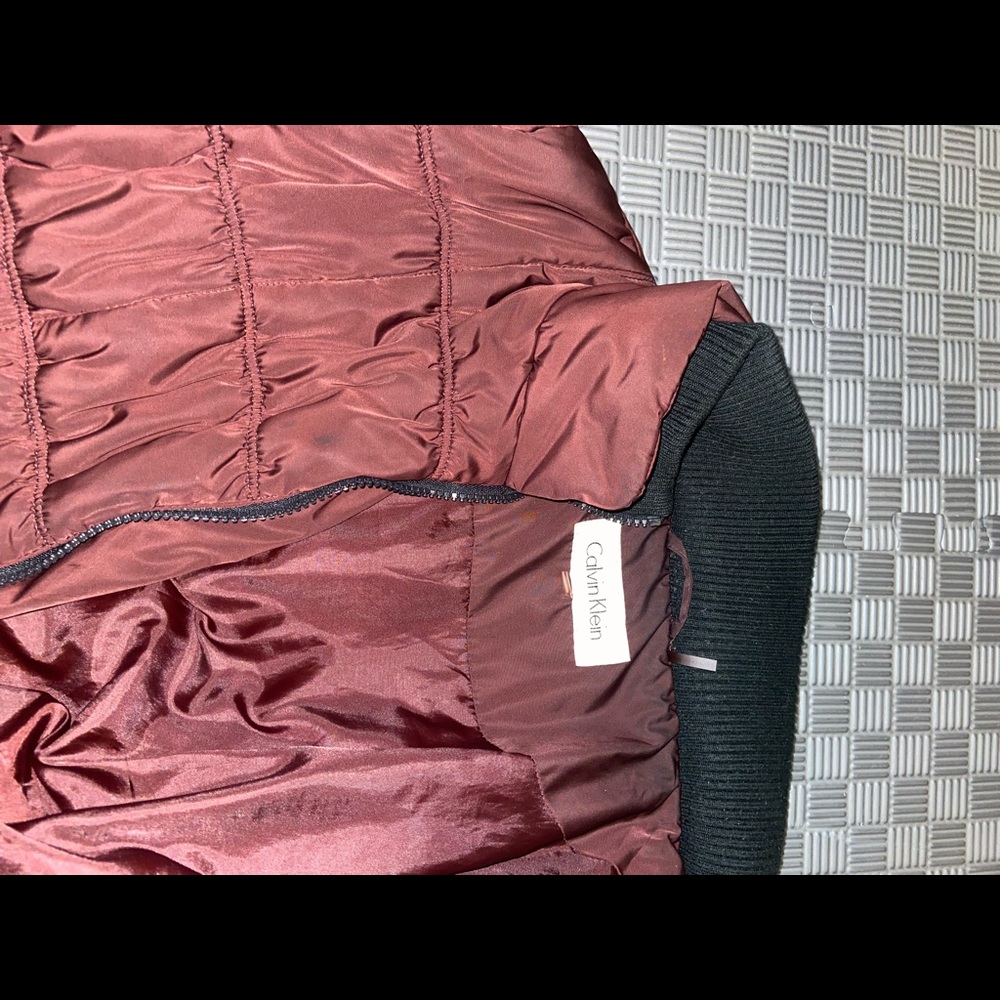 Calvin Klein puffer jacket - Picture 8 of 9